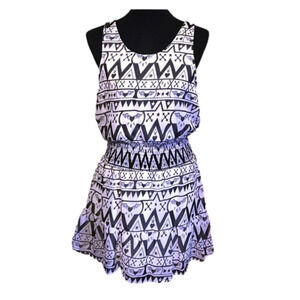 Geometric Fun! Black and white dress size 8, H&M